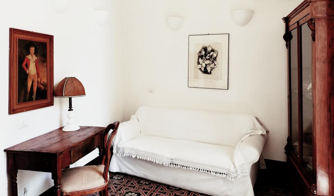 Fera O' Luni Bed & Breakfast Catania Bagian luar foto