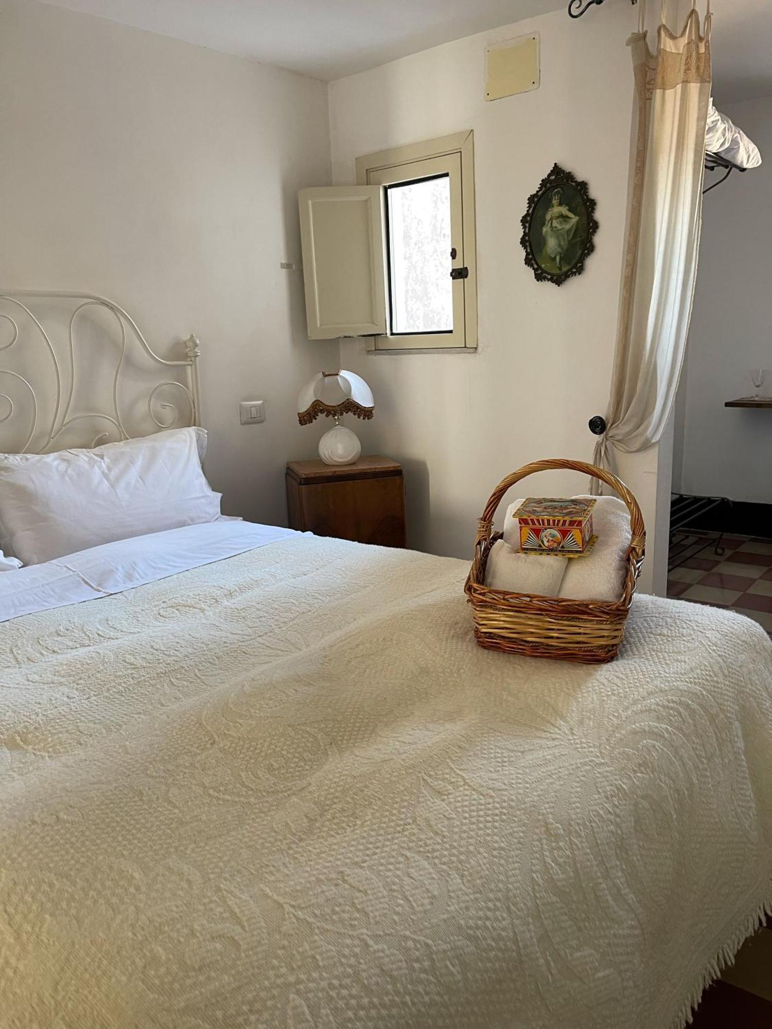 Fera O' Luni Bed & Breakfast Catania Bagian luar foto
