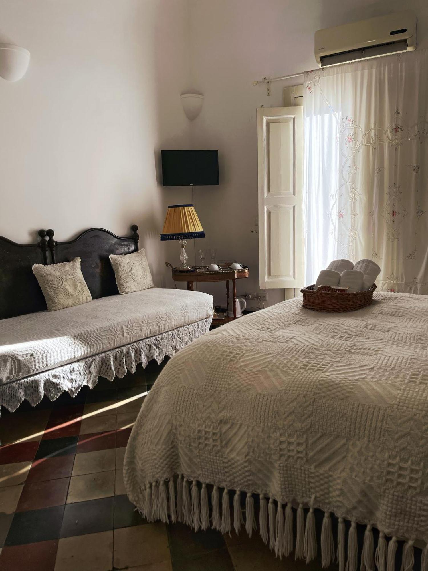 Fera O' Luni Bed & Breakfast Catania Bagian luar foto