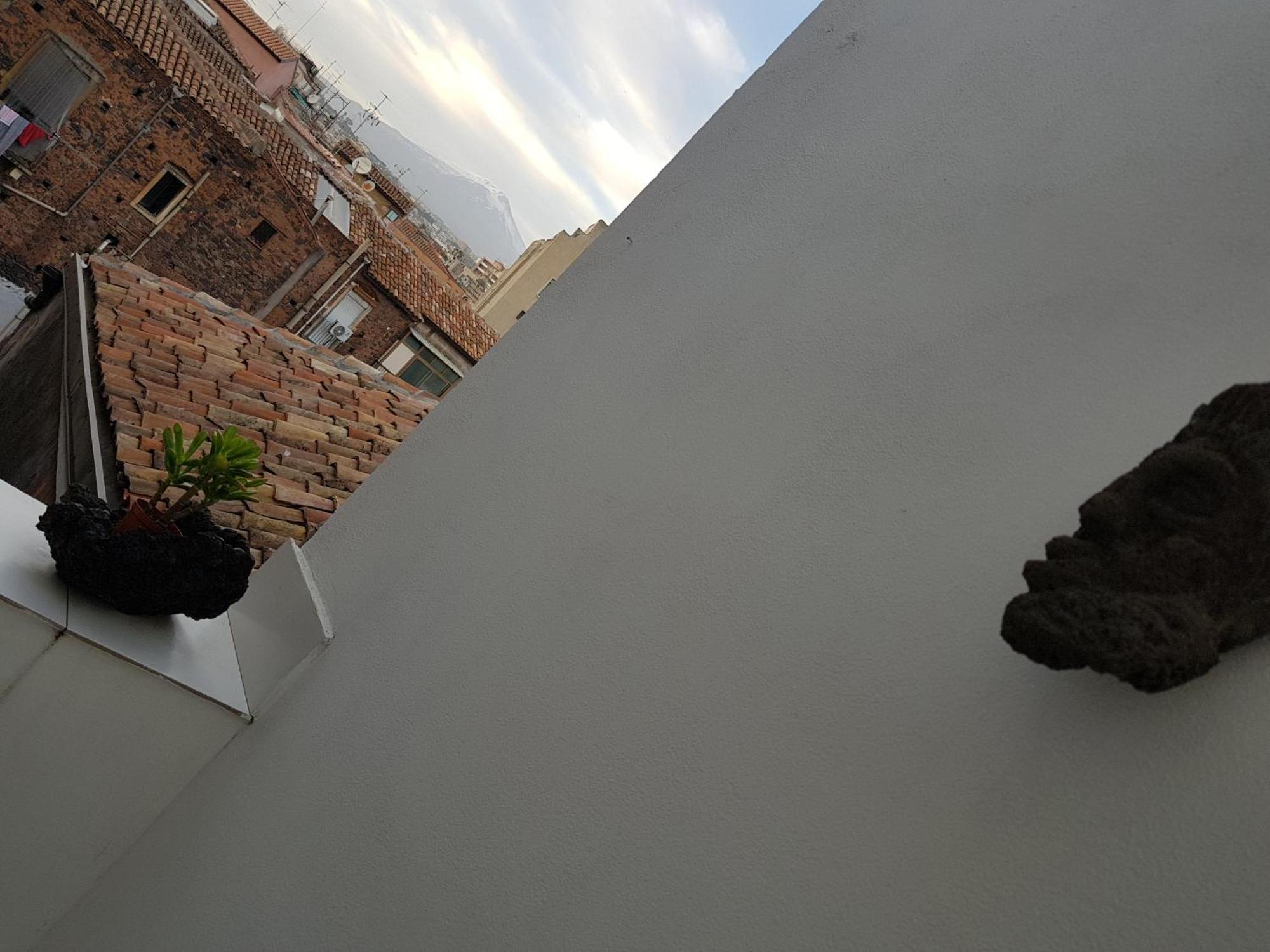 Fera O' Luni Bed & Breakfast Catania Bagian luar foto