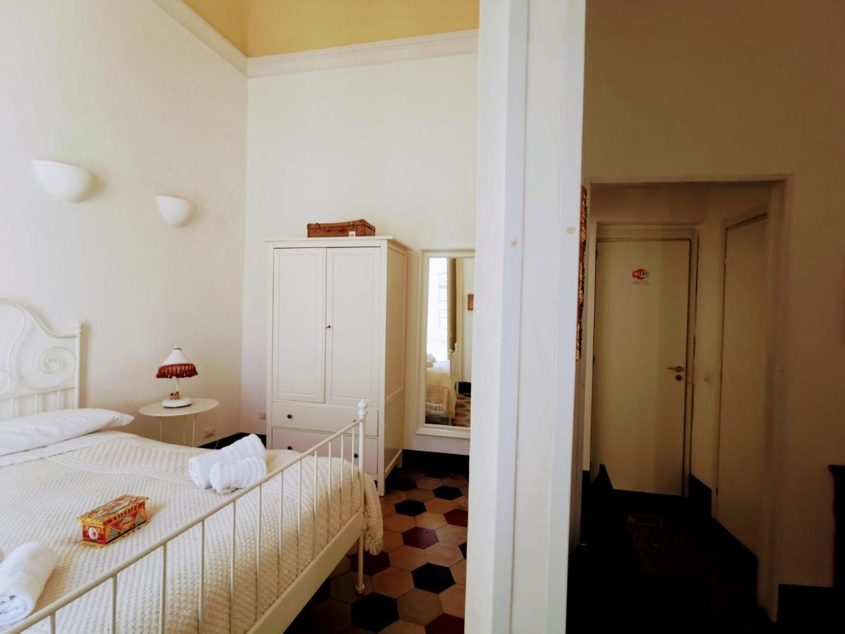 Fera O' Luni Bed & Breakfast Catania Bagian luar foto