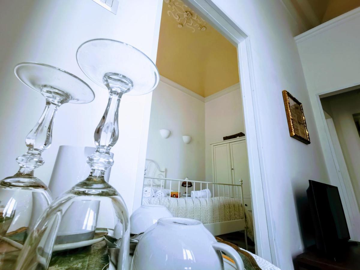 Fera O' Luni Bed & Breakfast Catania Bagian luar foto